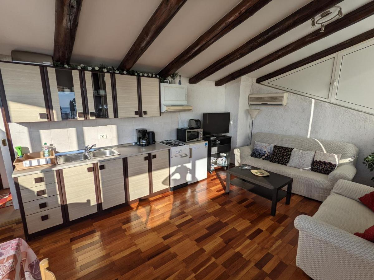 A Window On Rovinj Apartment Bagian luar foto